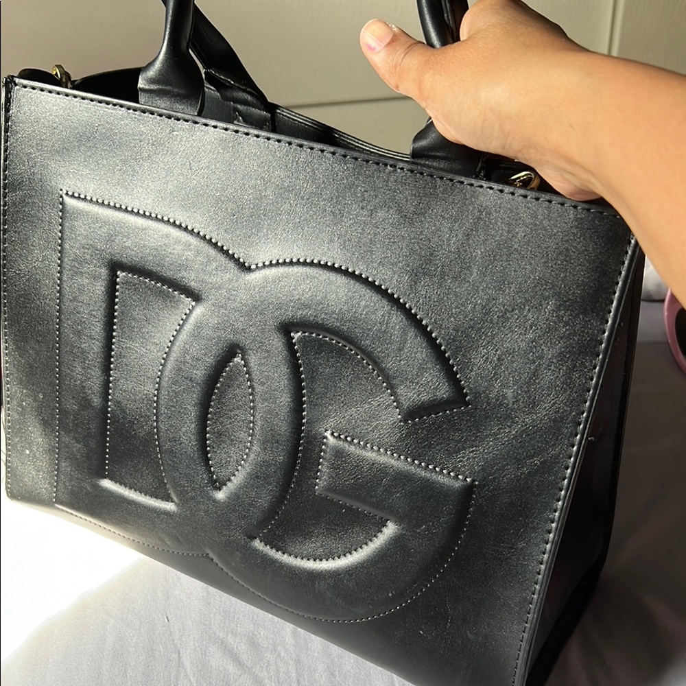 Dolce & Gabbana Black Elegant Tote Bag